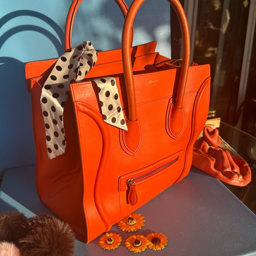 CELINE🔥🔥🔥 STUNNING Orange Tote Like a piece of Sculpture - Picture 11 of 12